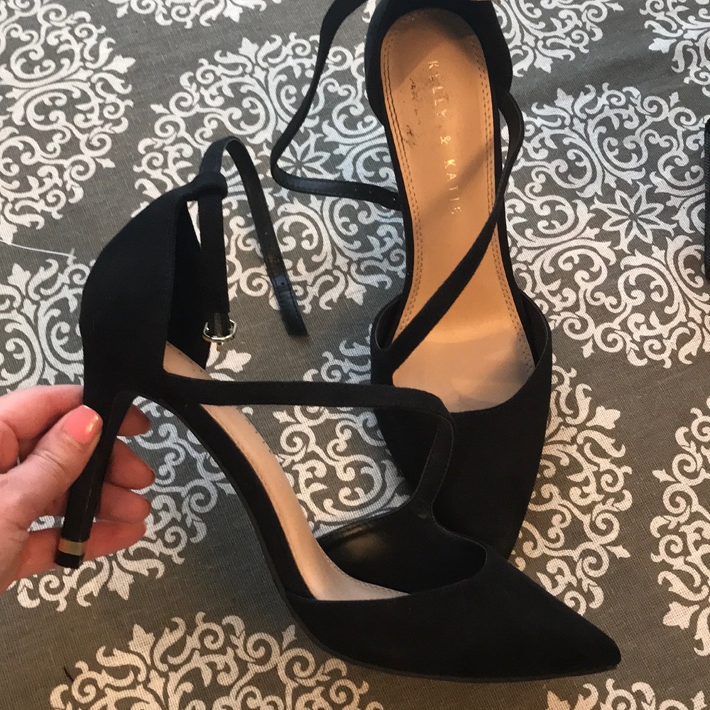 Kelly & Katie Black stiletto shoes